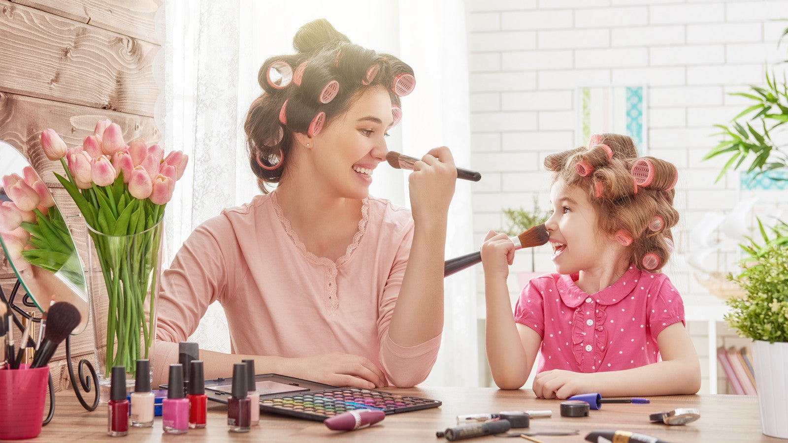 Mother and daughter's adorable makeup